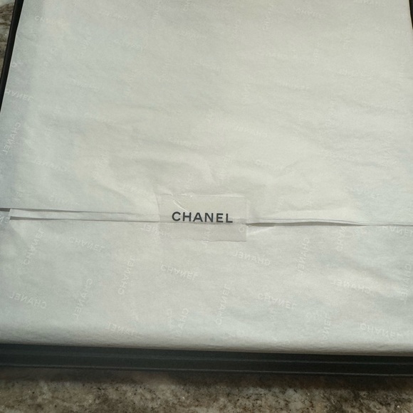 100% authentic silk scarf! - Picture 4 of 9